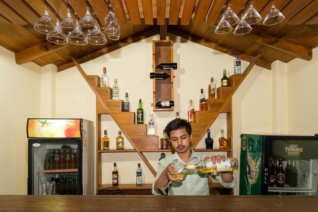 Hotel Peninsula Pokhara Buitenkant foto