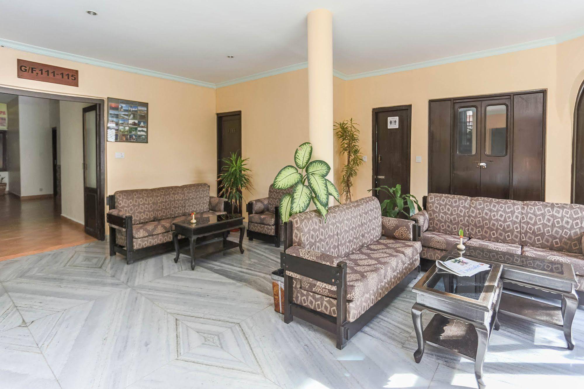 Hotel Peninsula Pokhara Buitenkant foto