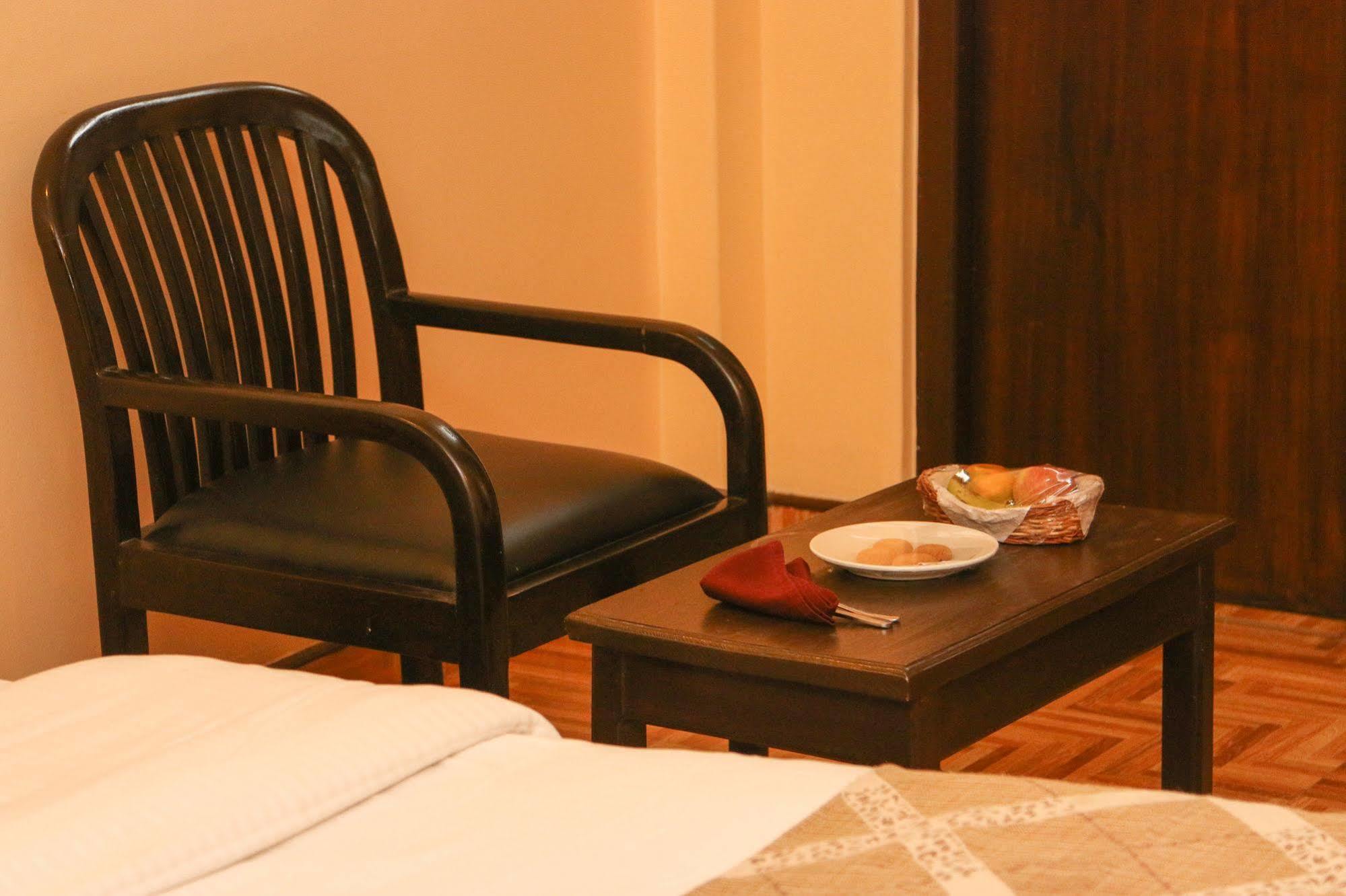 Hotel Peninsula Pokhara Buitenkant foto